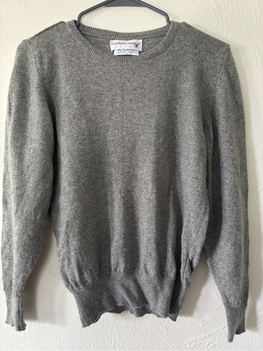 Courtney Rhodes Women's Gray Crewneck Cashmere Blend Sweater